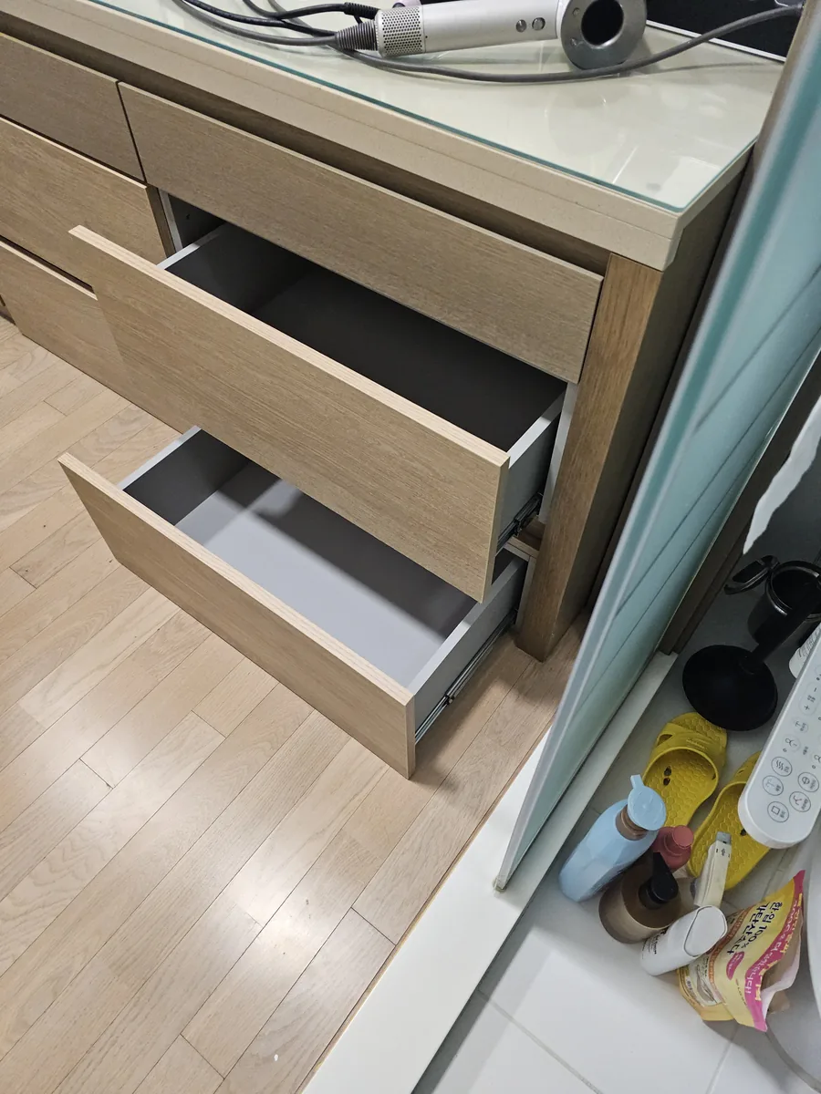 강남 붙박이장제작 · 내부 서랍 디테일